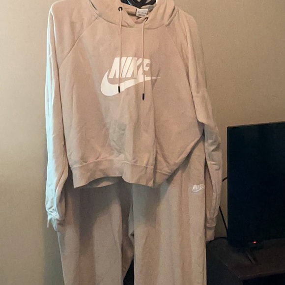 Nike Tan Jogging Suit, Size XXL - Picture 1 of 4
